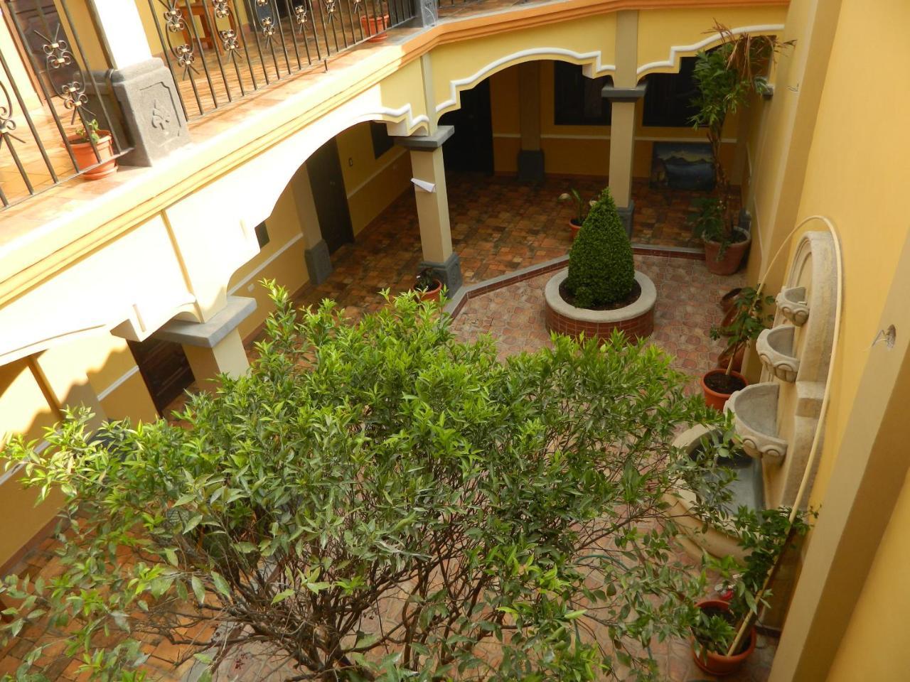 Hotel Villa Los Arcos Panajachel Buitenkant foto